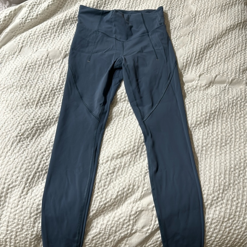 NWOT LULULEMON Blue high rise legging